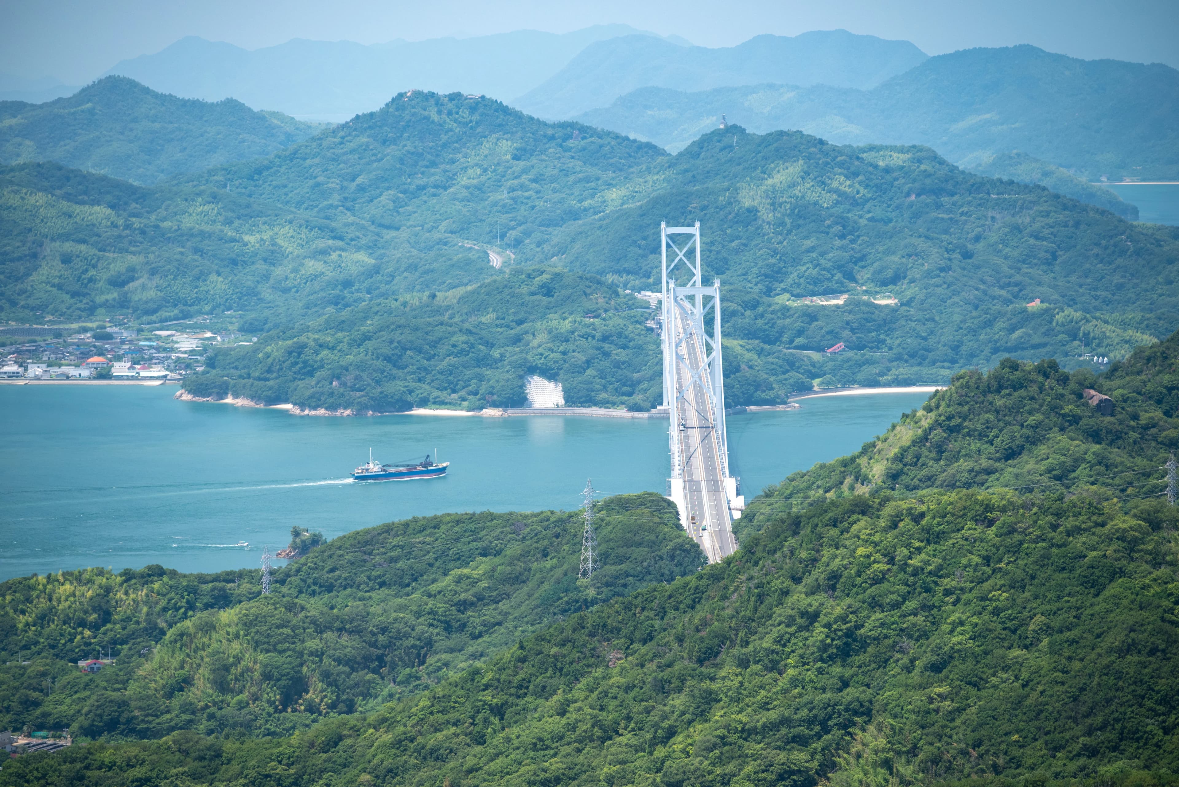 高見山から見るしまなみ海道（因島大橋）