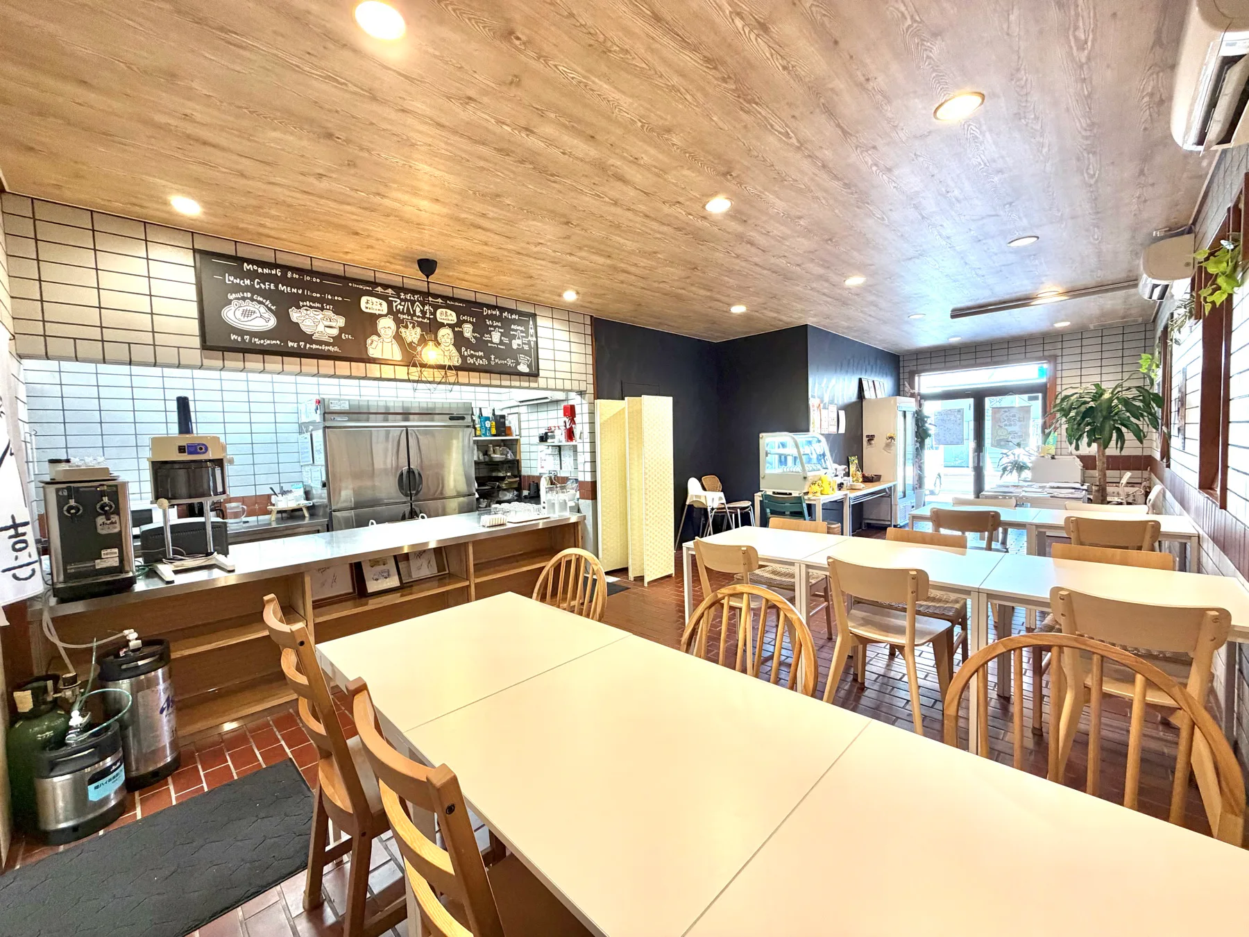 ダイニング店内 1